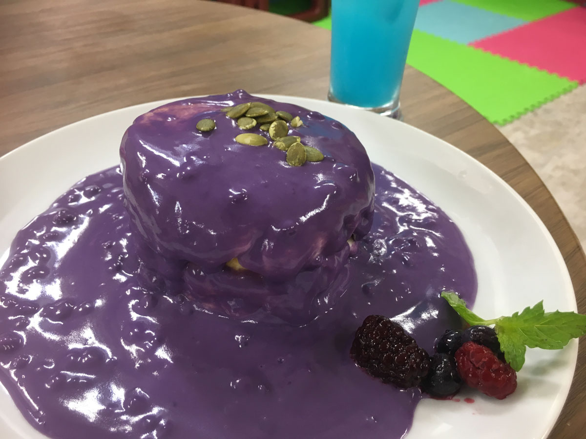 ワイズ 大須 名古屋 の紫色パンケーキが三軒茶屋でも食べられる フードアナリスト愛の東京グルメ食べ歩きブログ